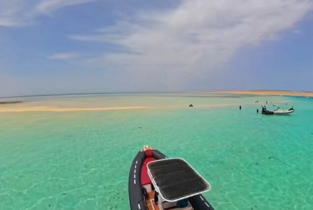speed boat